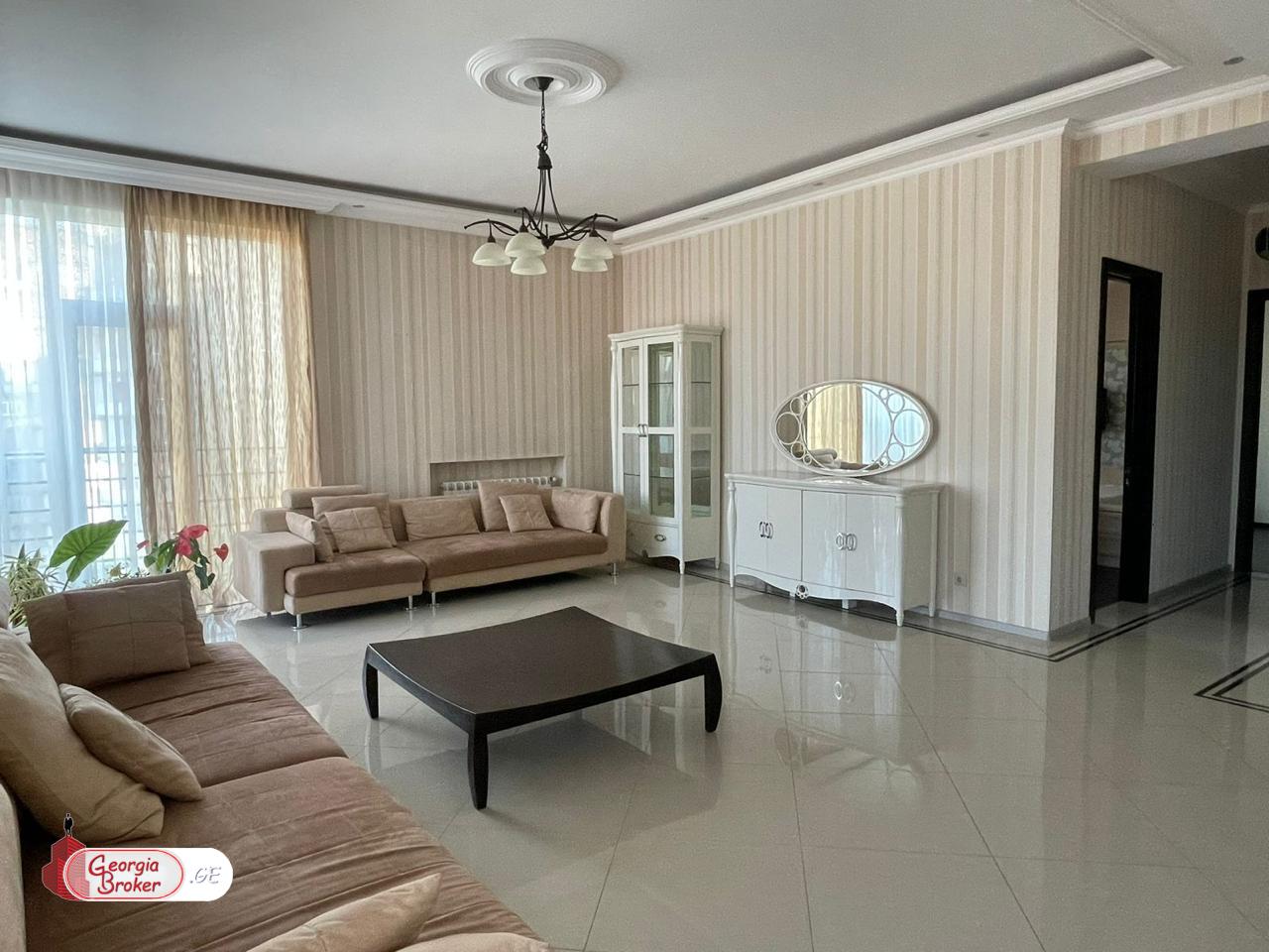 продается квартира с новым ремонтом 3-комнаты